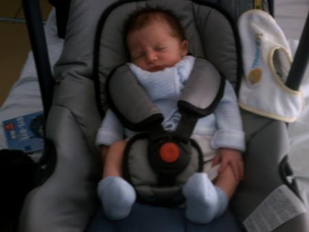 une 1�re dans le si�ge auto.