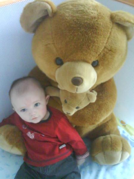 avec mon grand copain nounours.