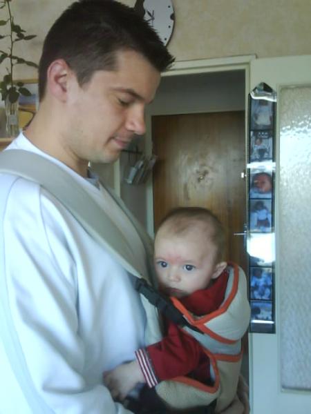 une 1�re dans le porte b�b�.